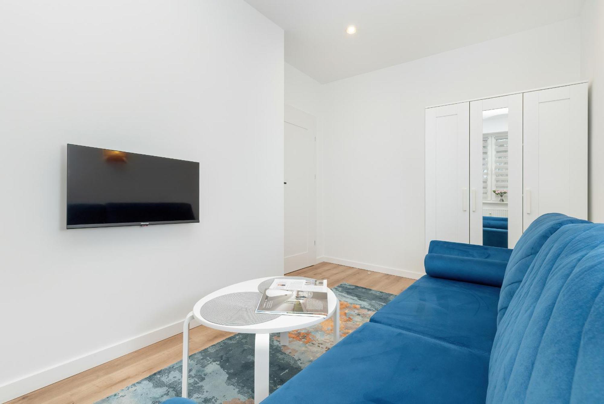 Charming Swietojanska In By Renters Apartment